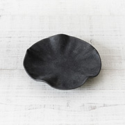 村上直子|黒錆 Lillyプレート(中)